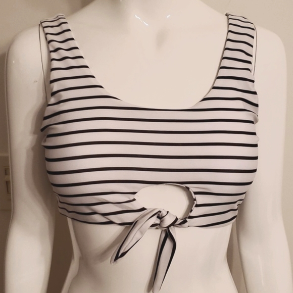 💙 4/$20 -NEW Front Tie Bralette Swim Top - Picture 1 of 6